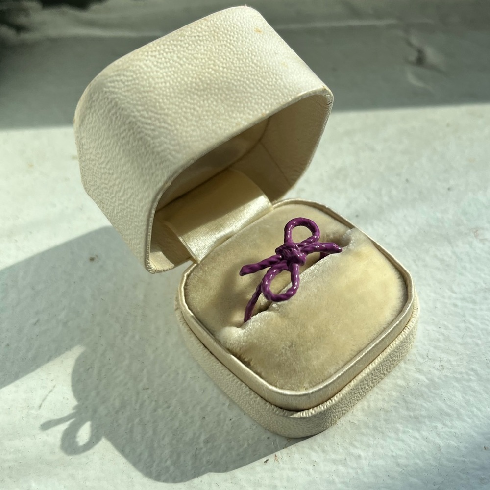 Kiel Mead Forget Me Knot Ring in Violet, size 7